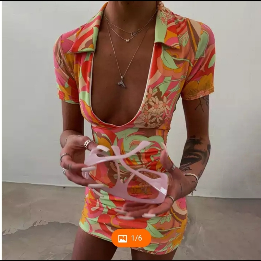 Pretty Little Thing Bright Floral Print Plunge Bodycon Dress